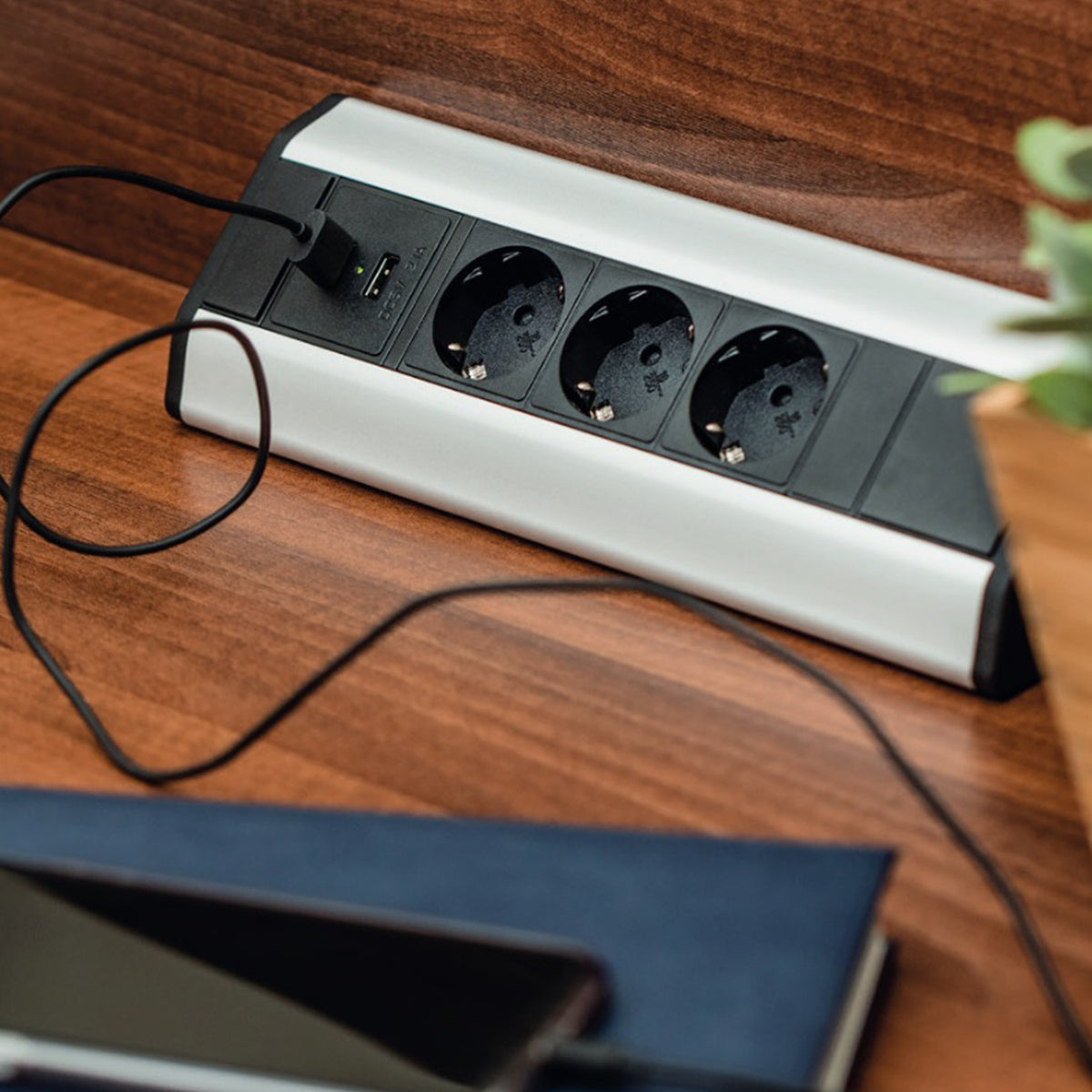 3-fach Ecksteckdose Tischsteckdose Bodensteckdose / mit 2 USB Anschlüssen / ideal für Küche Büro / silber schwarz
