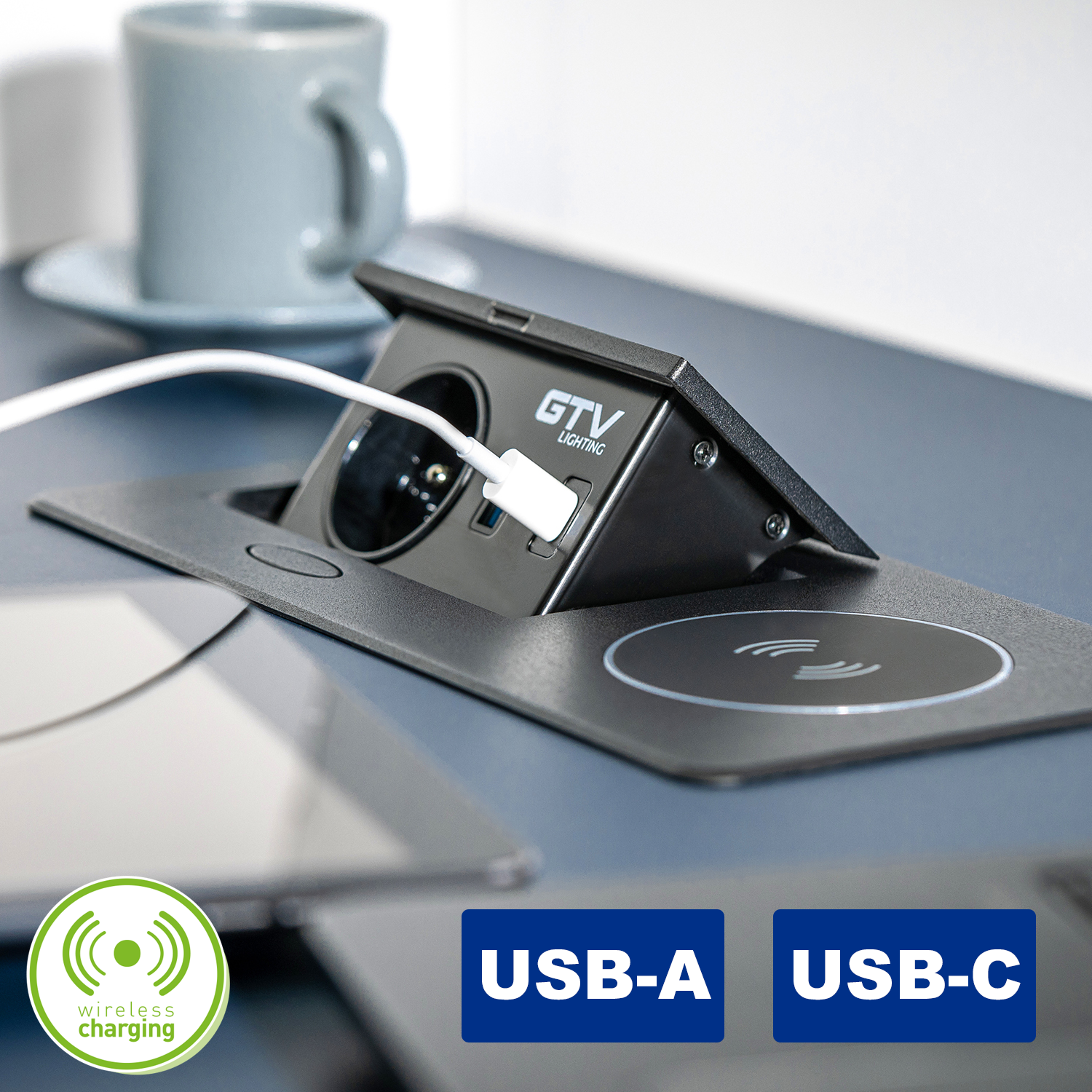 Moderne Tischsteckdose mit USB-A, USB-C und Induktionsladefläche